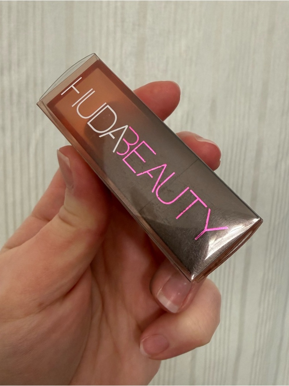 NIB💥 Huda Beauty Power Bullet Cream Glow Hydrating Lipstick in Honey Bun - Picture 6 of 10